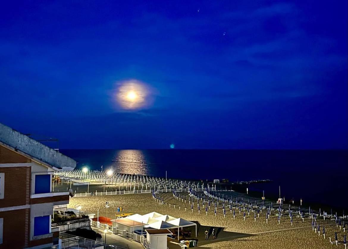 Apartamento Sinfonia Del Mare Nettuno Exterior foto